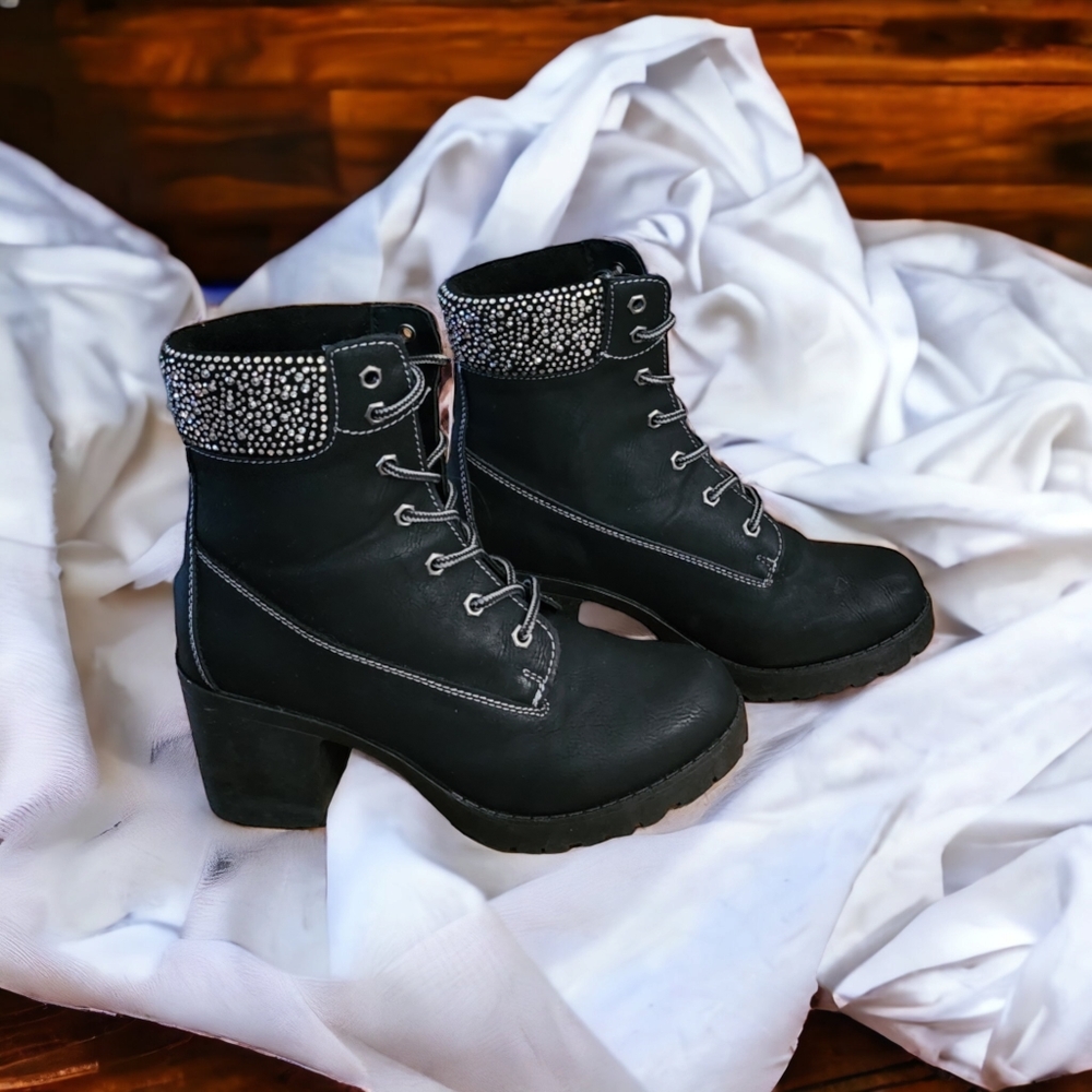 ZIGI SOHO WOMEN'S DESTINY CHUNKY LACE UP RHINESTONE BOOTS, LIKE NEW!